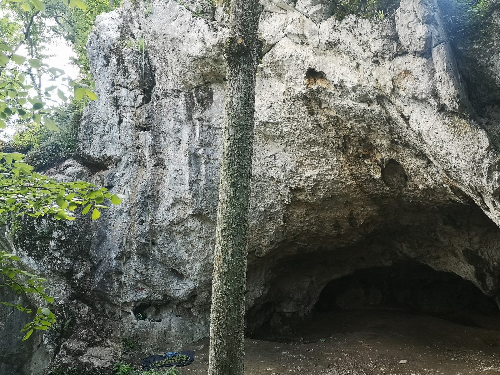 Sokolie skaly 8 Horná jaskyňa