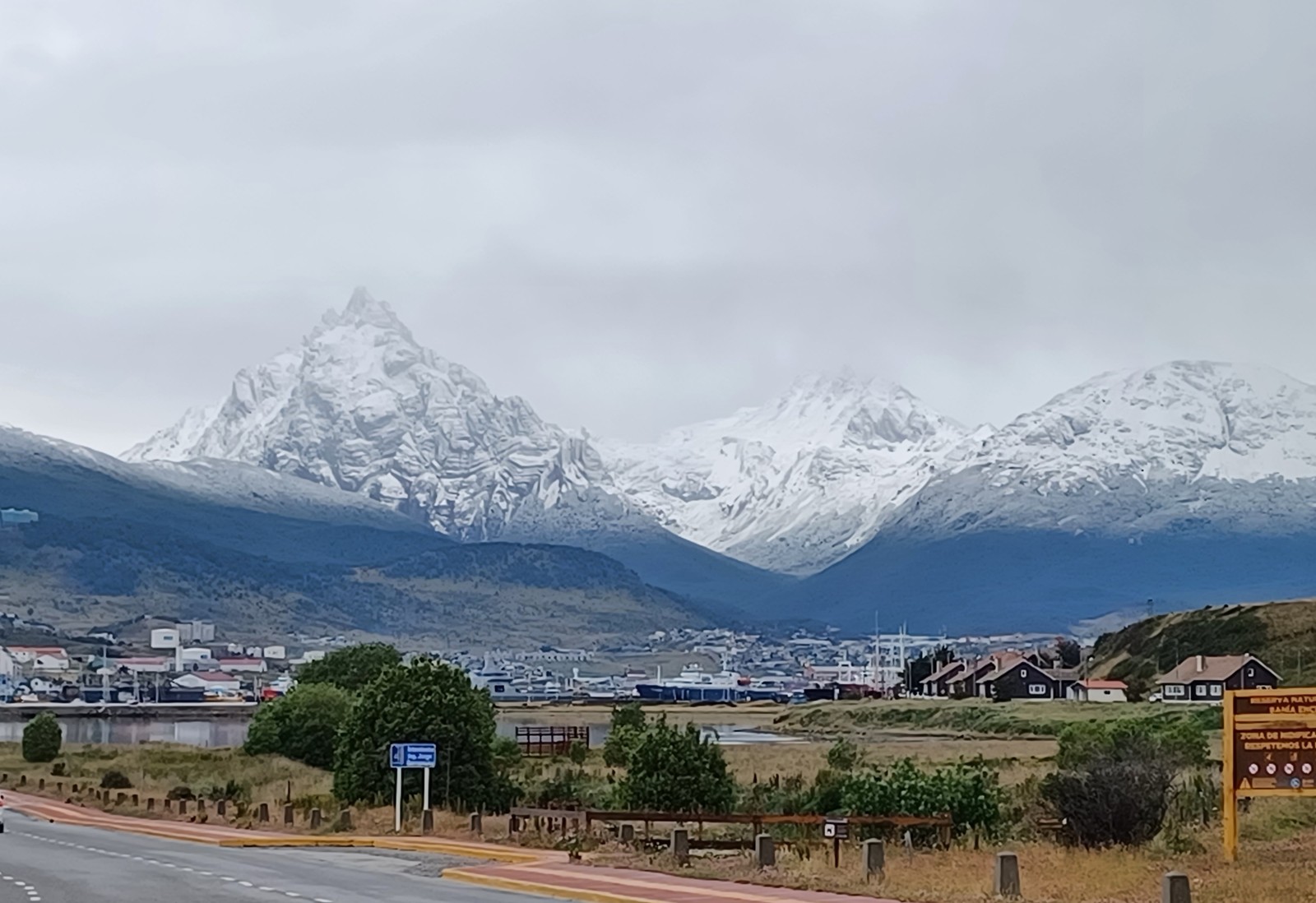 45 Zasnezena Ushuaia