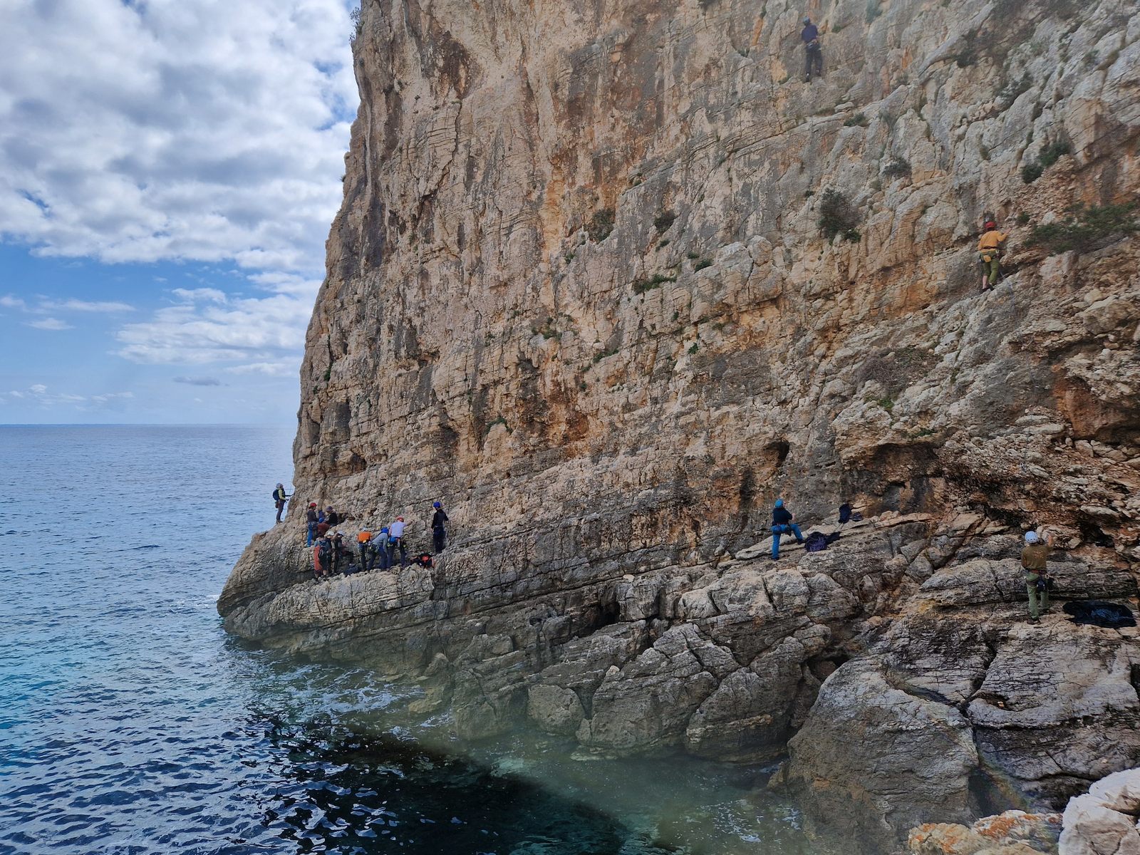 Pedra Longa Marinaio di Foresta (3) nástup pod stenu